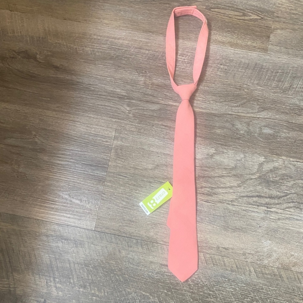 NWT CRAZY8 Velcro neckTie